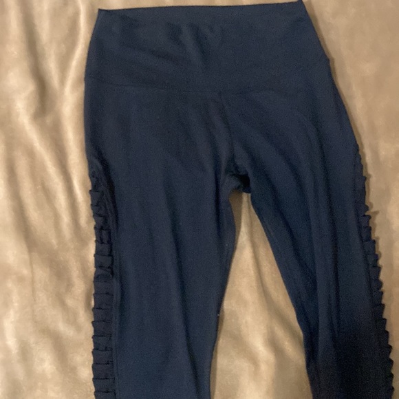2/$15 Aerie Crop Leggings Black with Side Detail - Picture 4 of 7